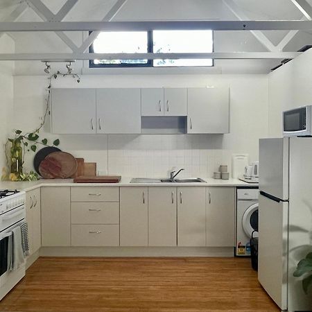 Lilli Pilli Guesthouse Байрън Бей Екстериор снимка