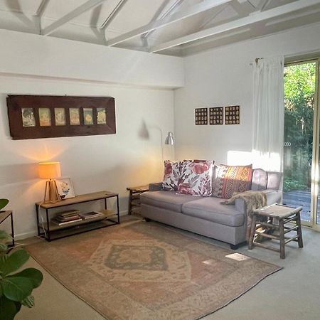 Lilli Pilli Guesthouse Байрън Бей Екстериор снимка