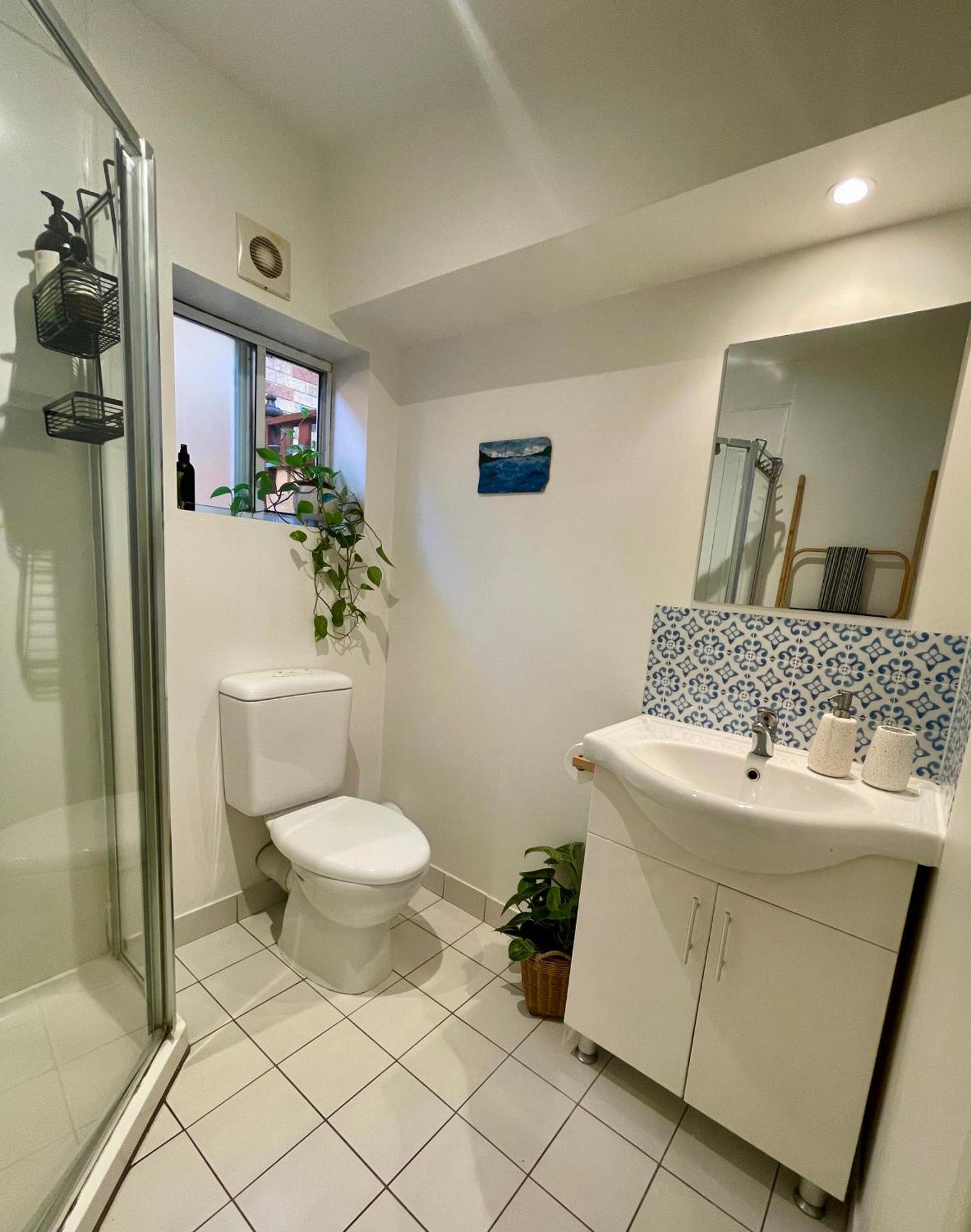 Lilli Pilli Guesthouse Байрън Бей Екстериор снимка