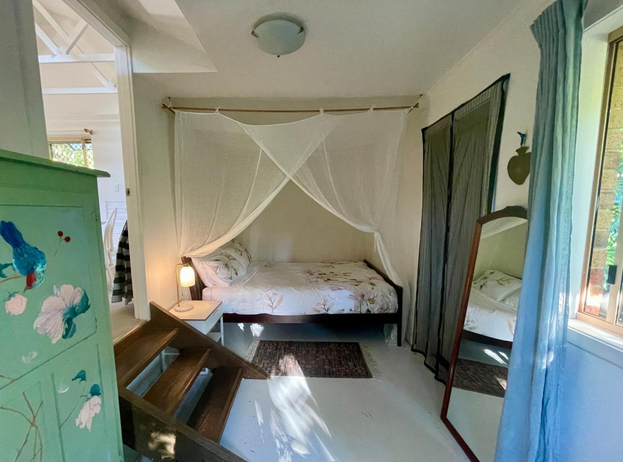 Lilli Pilli Guesthouse Байрън Бей Екстериор снимка